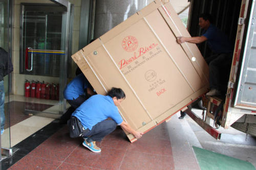 乌伊岭钢琴贵重工艺品无忧运